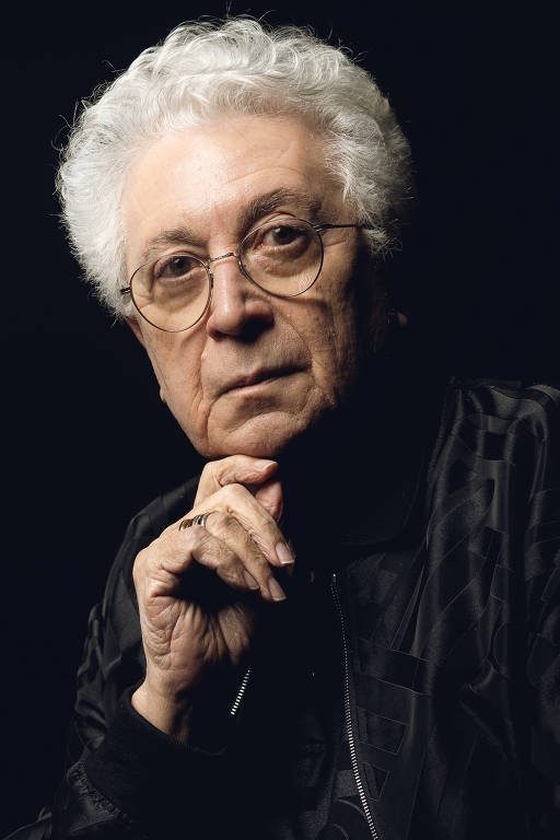 Aguinaldo Silva backdrop