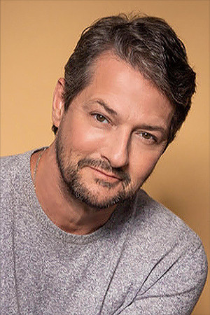 Marcelo Serrado backdrop