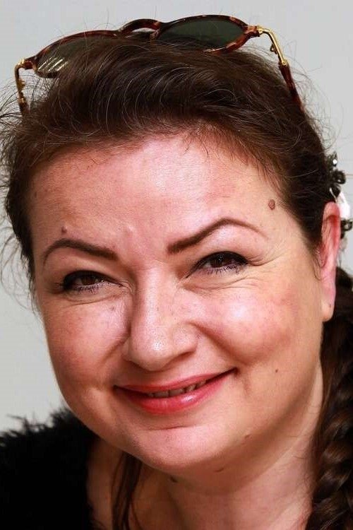 Lucy Harrison backdrop