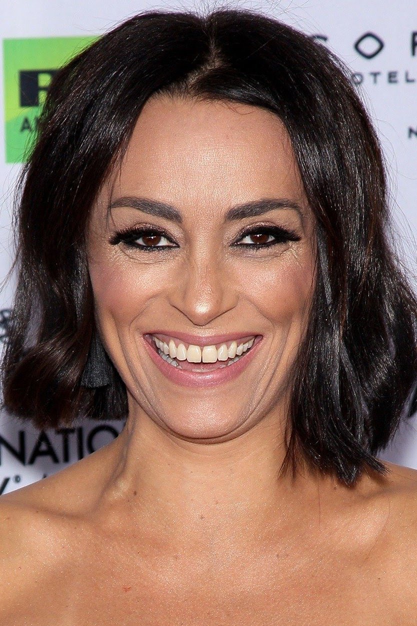 Suzana Pires: Suzana Pires backdrop