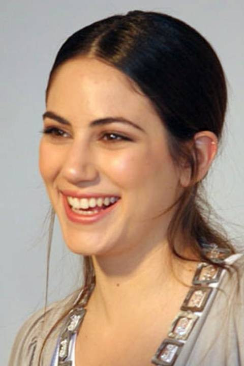 Daniella Wircer backdrop