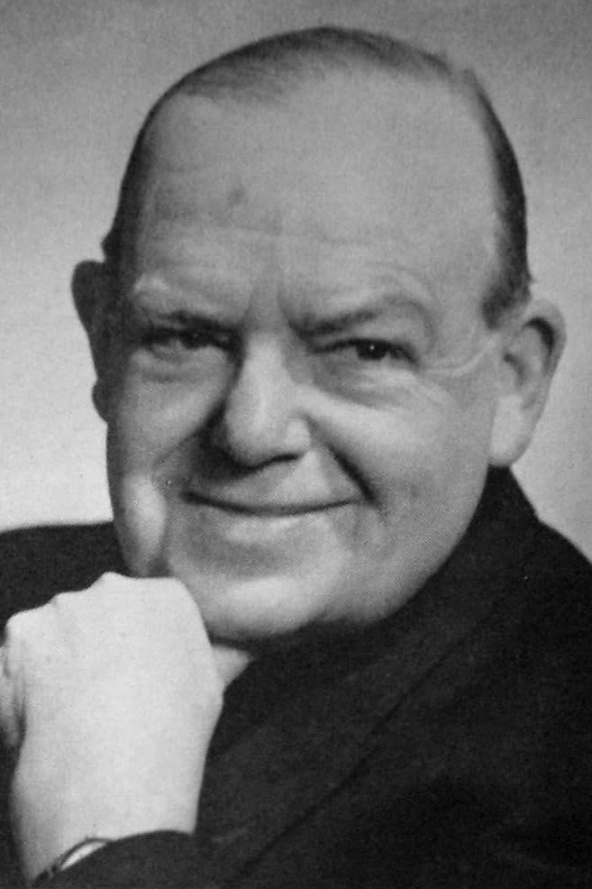 C. Denier Warren: Ç. Denier Uoren backdrop