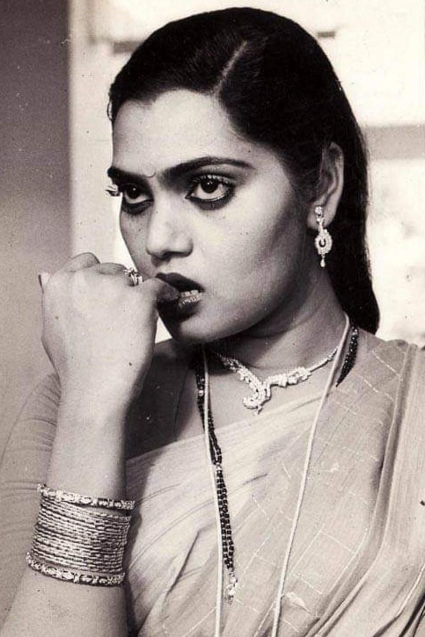 Silk Smitha → Silkë Smitha backdrop