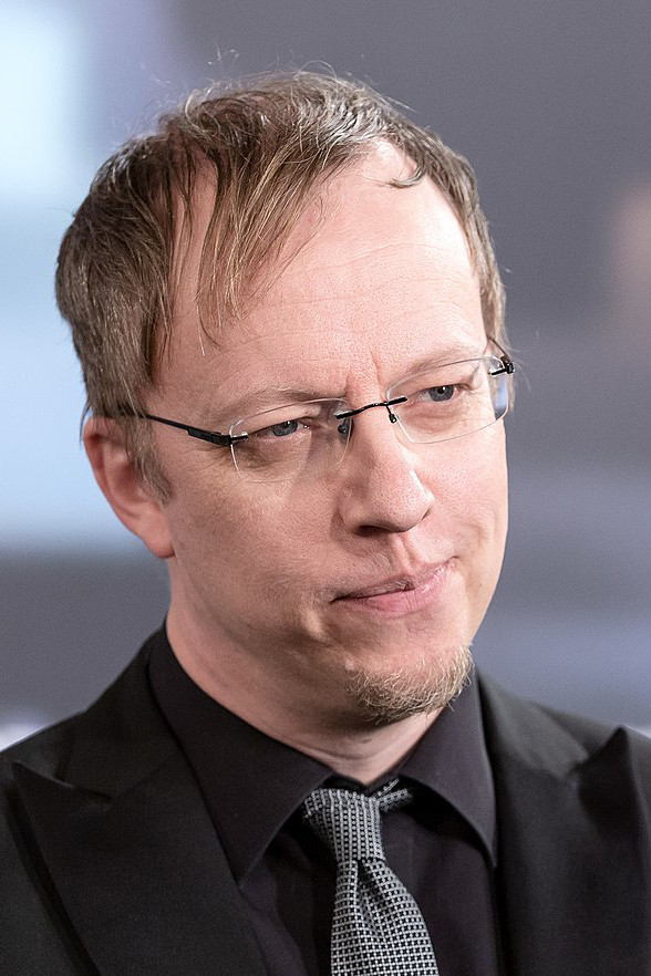 Mikail Kicberger backdrop