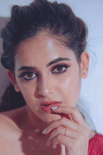 Shruthi Prakash backdrop