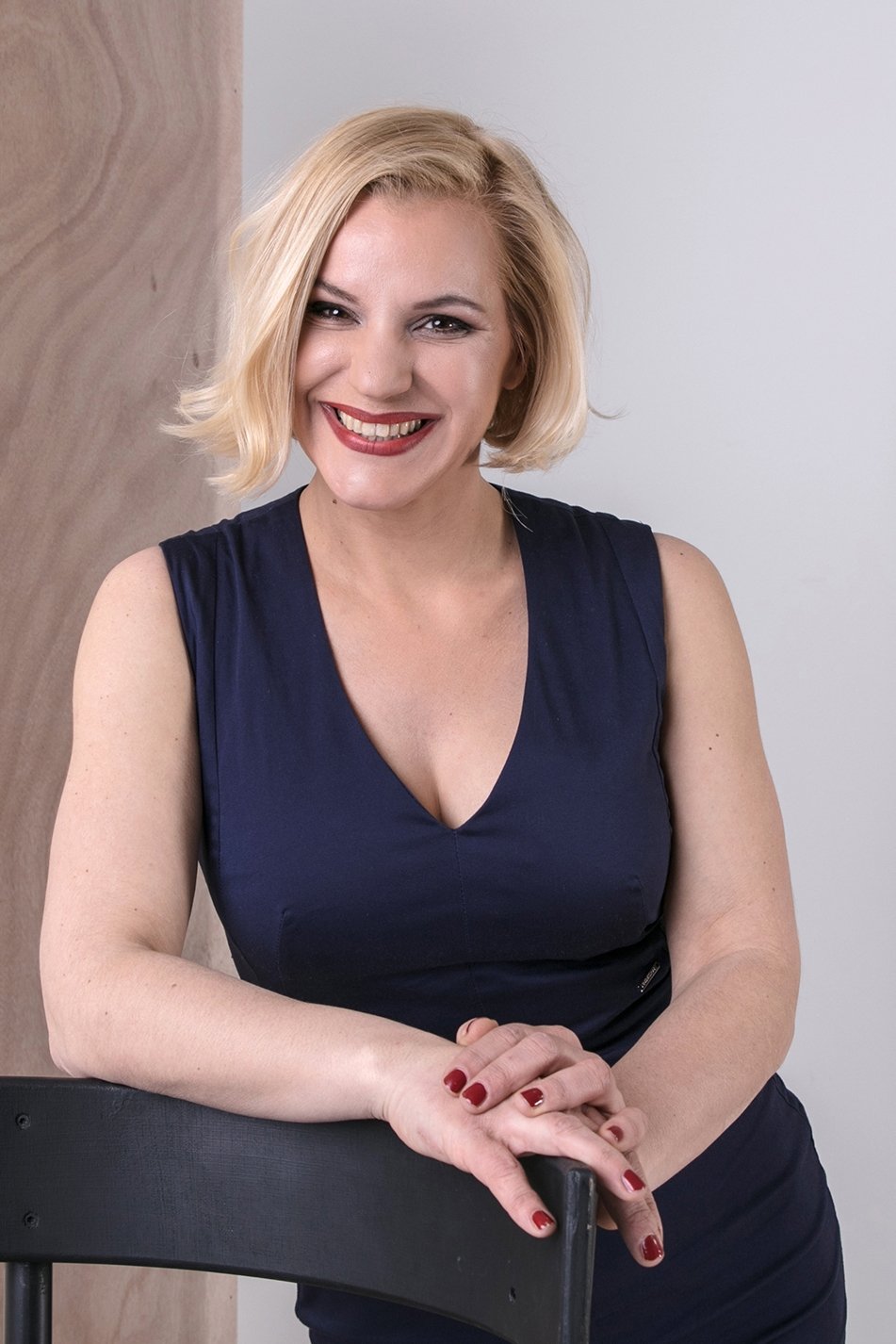 Karin Komljanec backdrop