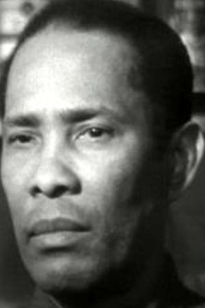 Léopoldo Francès backdrop