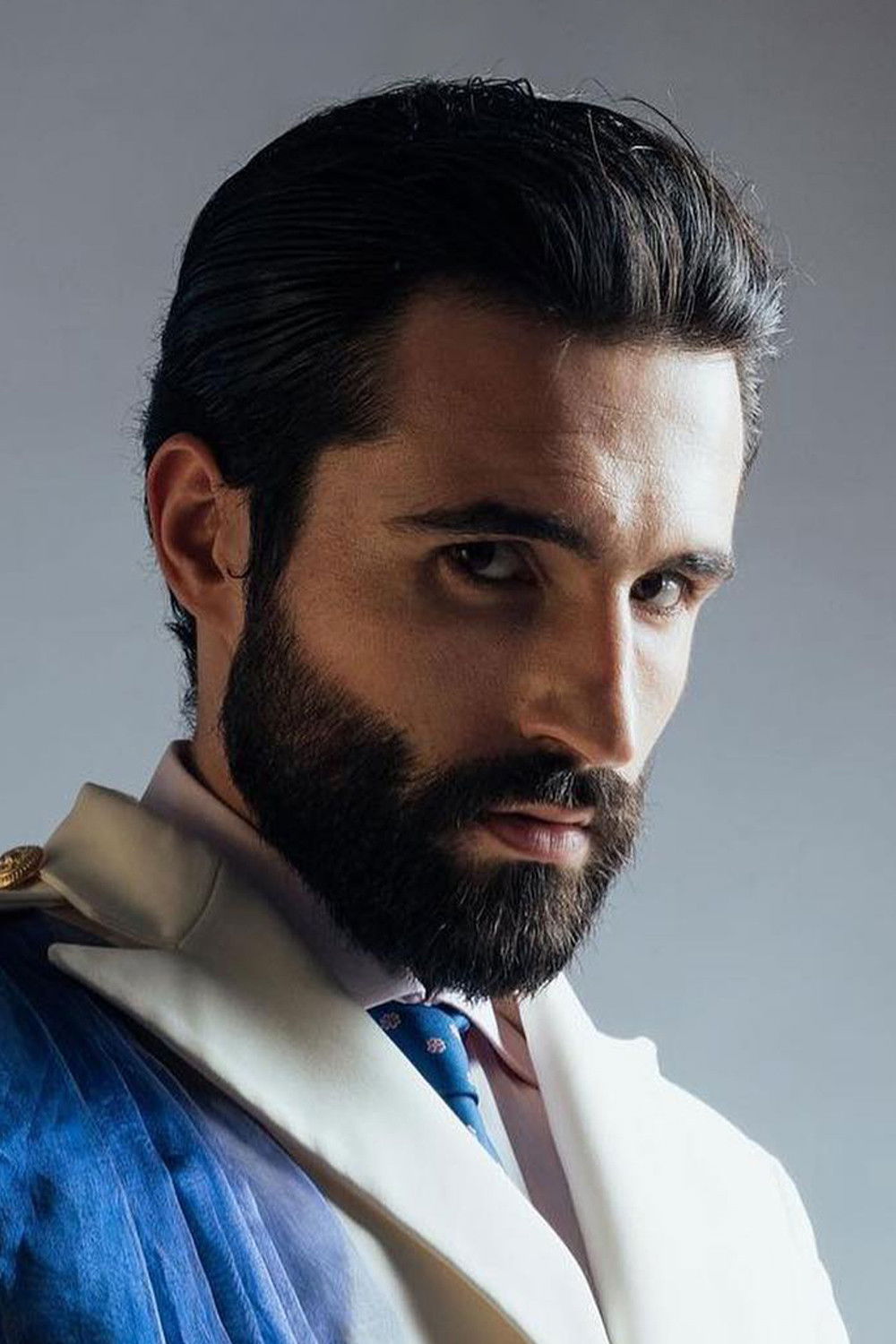 Amri Hasanlliu backdrop