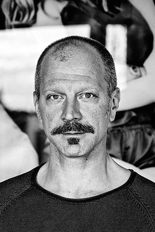 Simon Hatzl backdrop