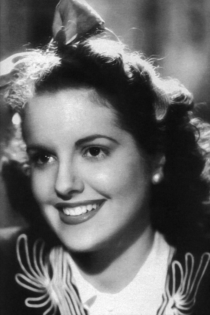 Maria Eugénia backdrop