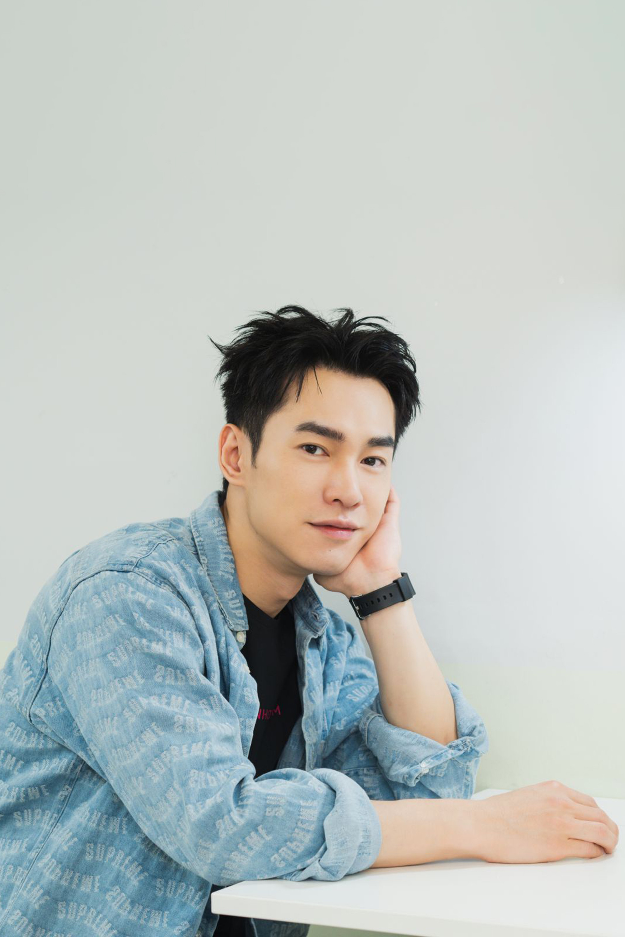 Bryan Shu-Hao Chang backdrop