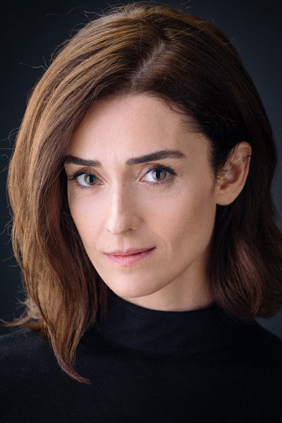 Ana Papadopulu backdrop