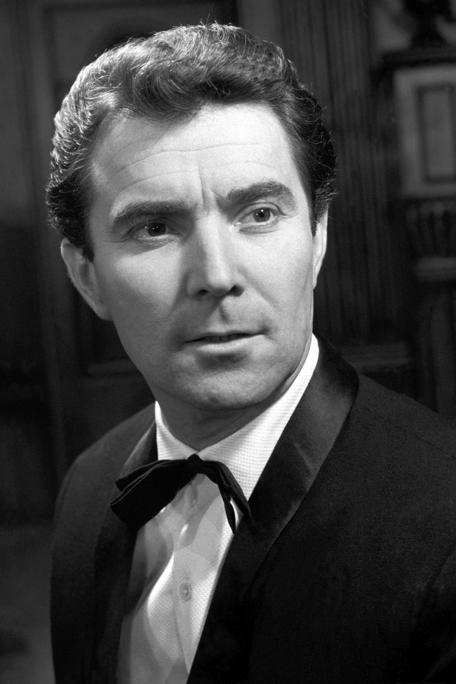 Ferenc Zenthe → Ferenc Zenthe backdrop