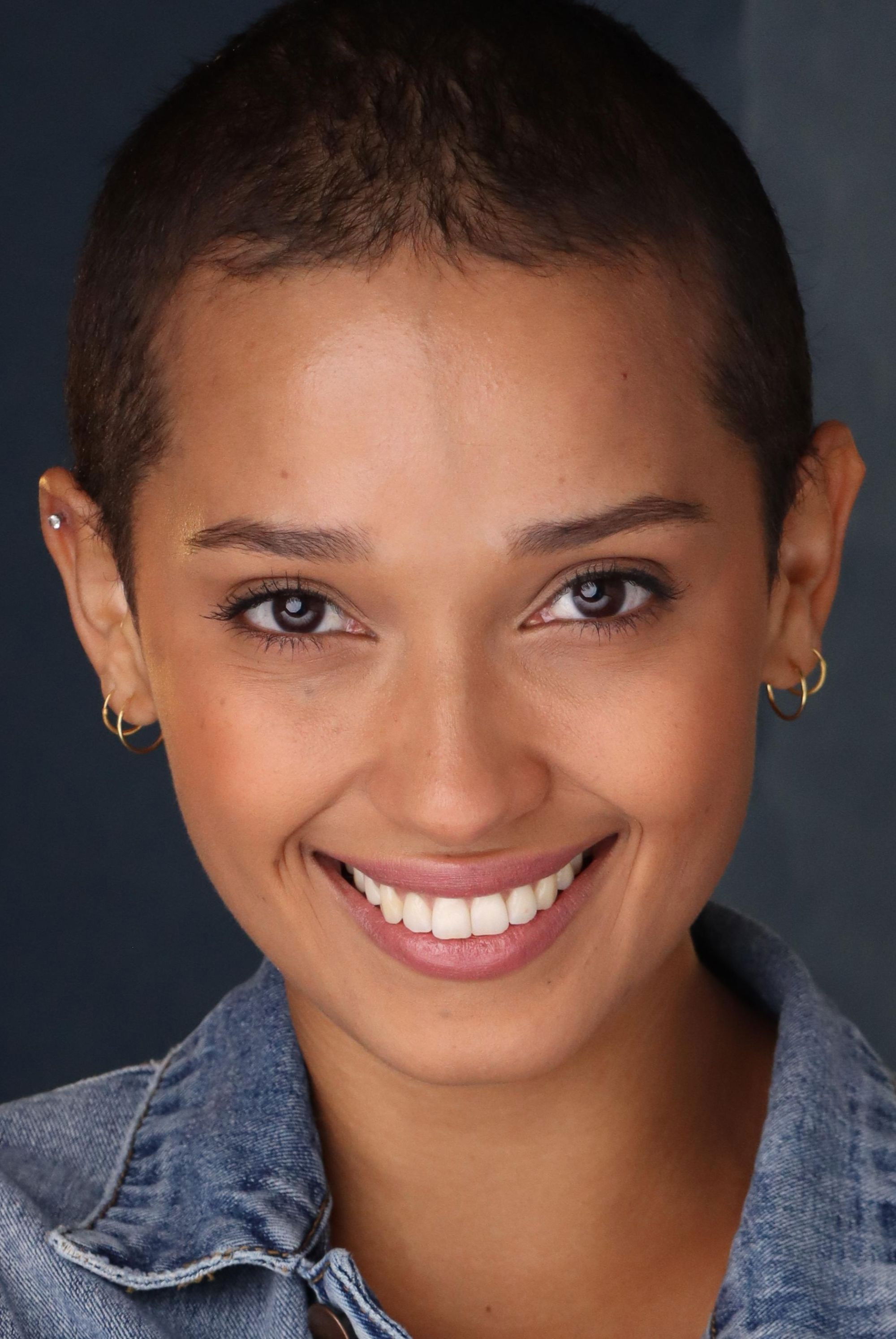 Raquel Aponte backdrop