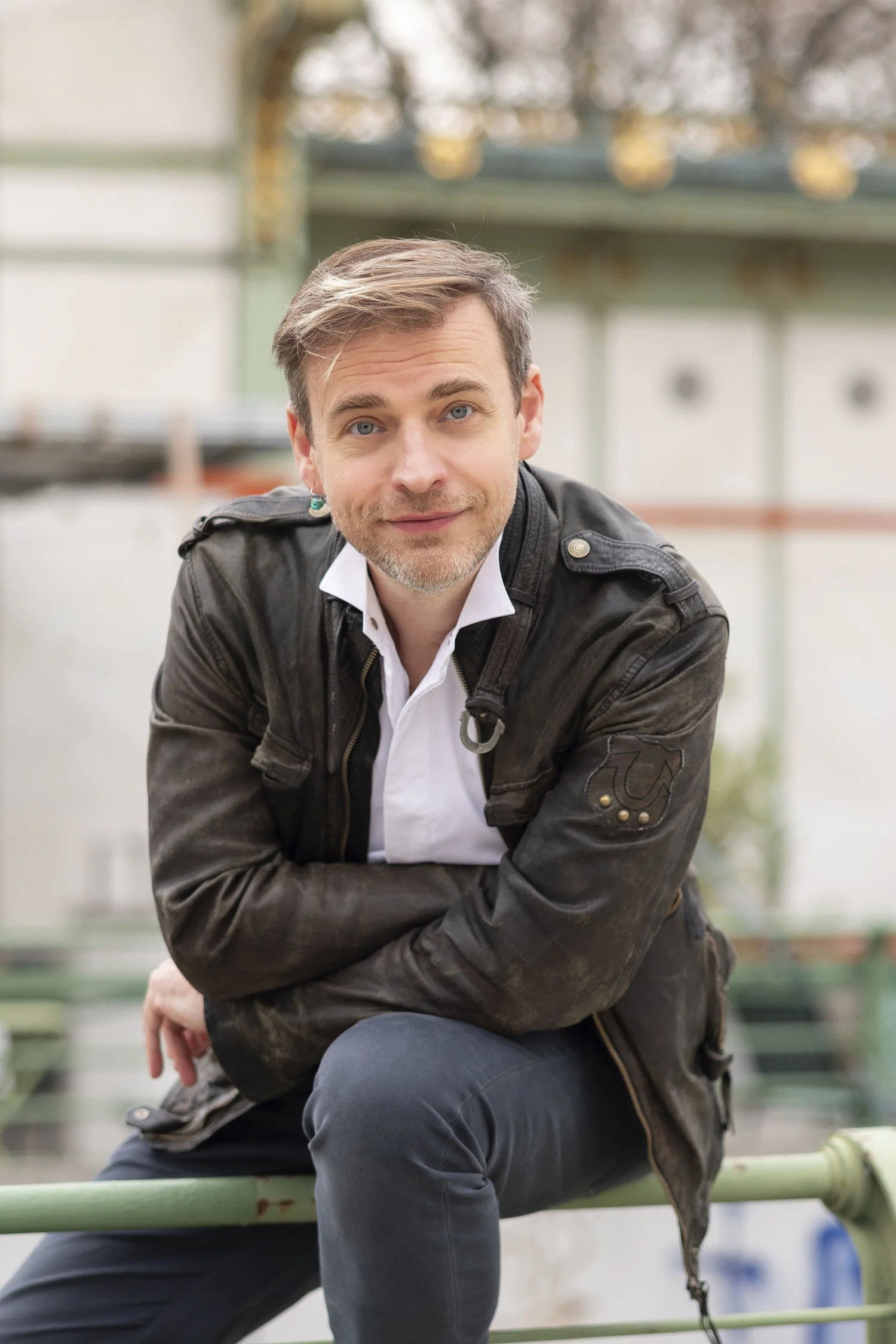 Marek Ruszczynski backdrop