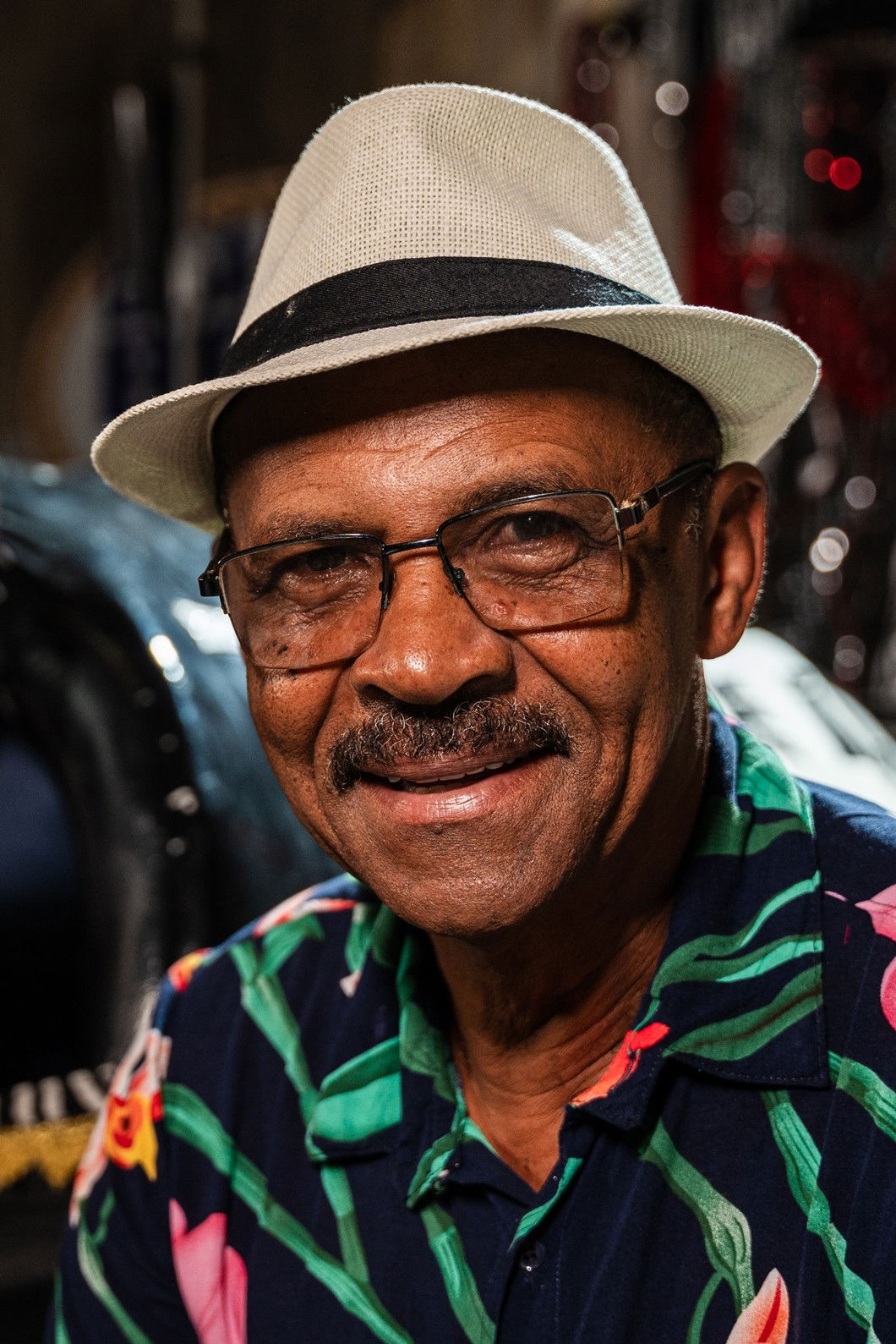 Roberto Gercino backdrop