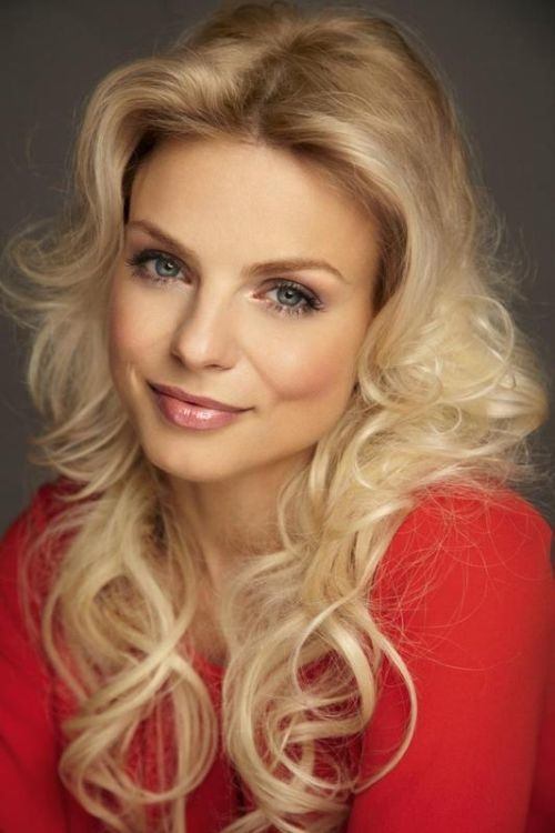 Cătălina Grama backdrop