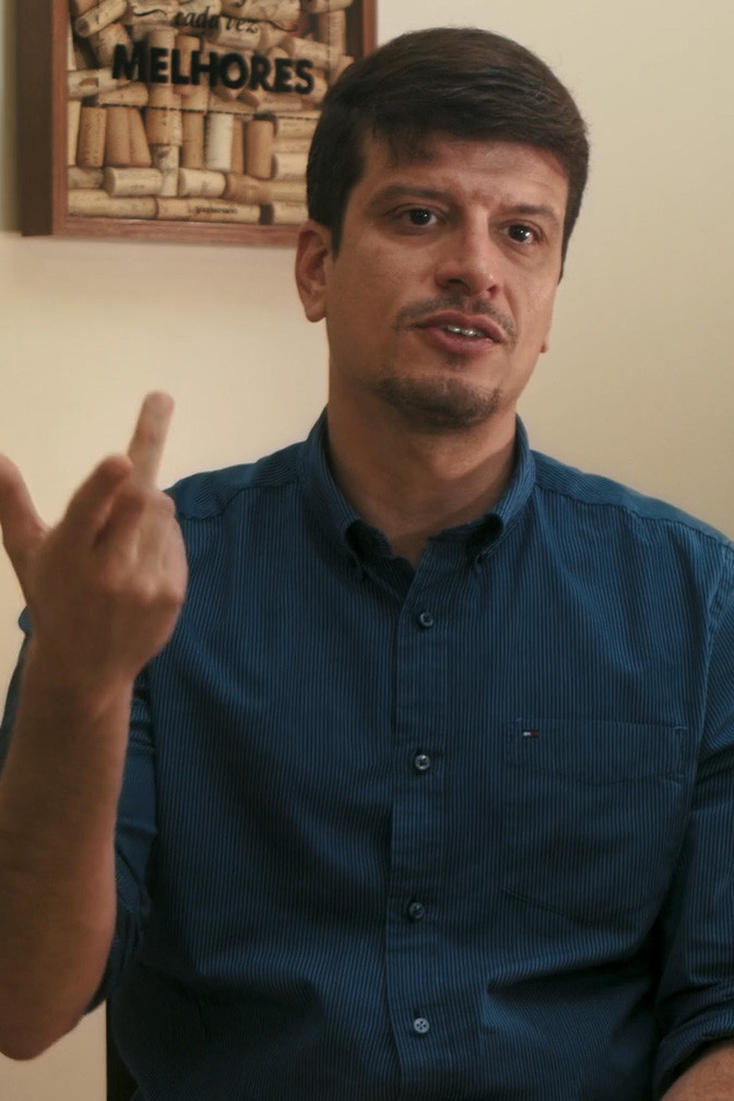 Bernardo Braga backdrop