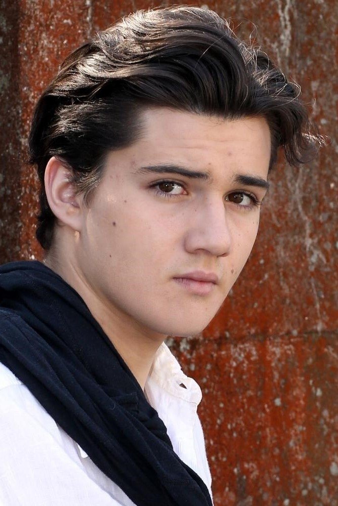 Thibault Le Guellec backdrop