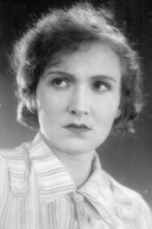 Ada Vojtsik backdrop