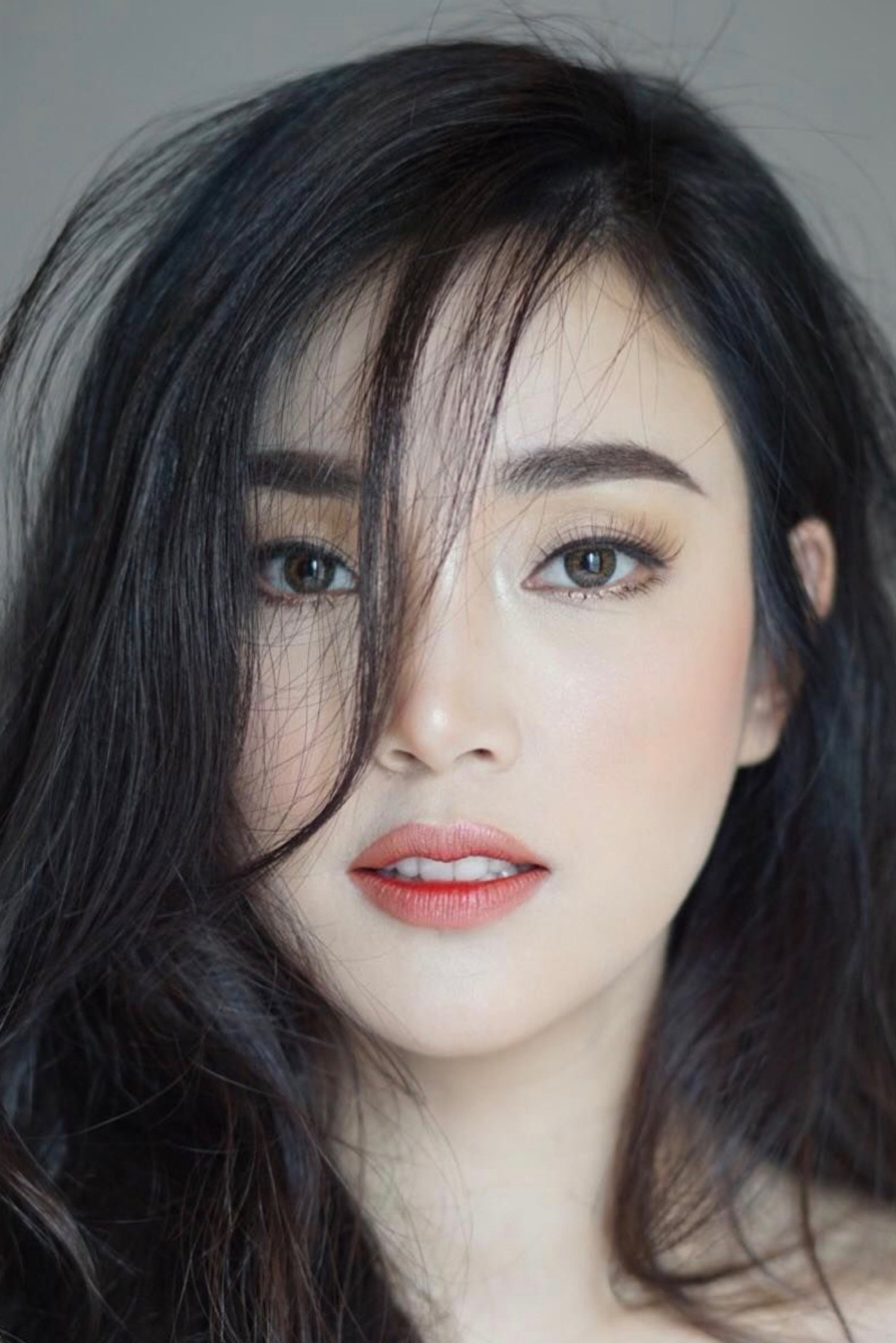 Piqanart Sakakorn backdrop