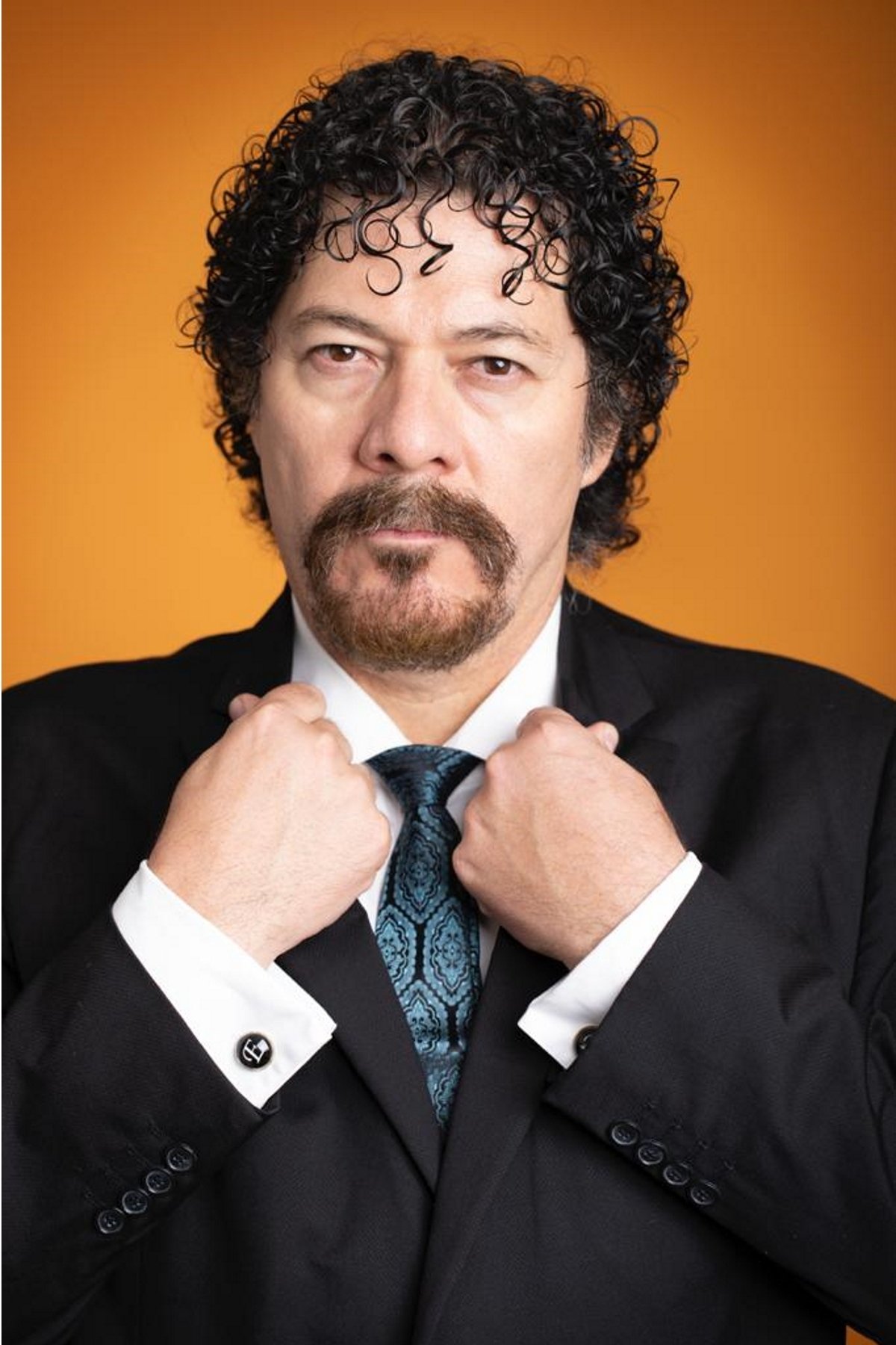 Enoc Leaño backdrop