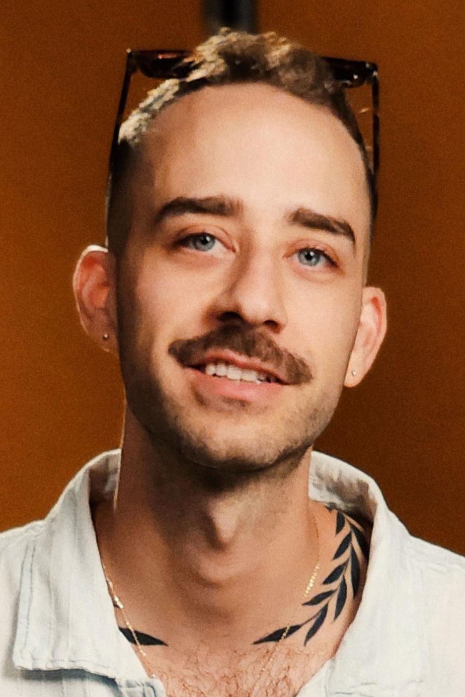 Nicholas Veinoglou backdrop