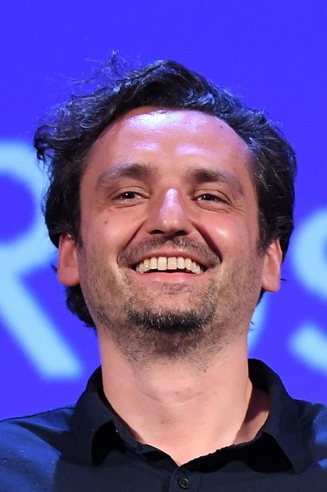 Piotr Rosołowski backdrop