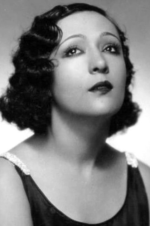 Celia Montalván backdrop