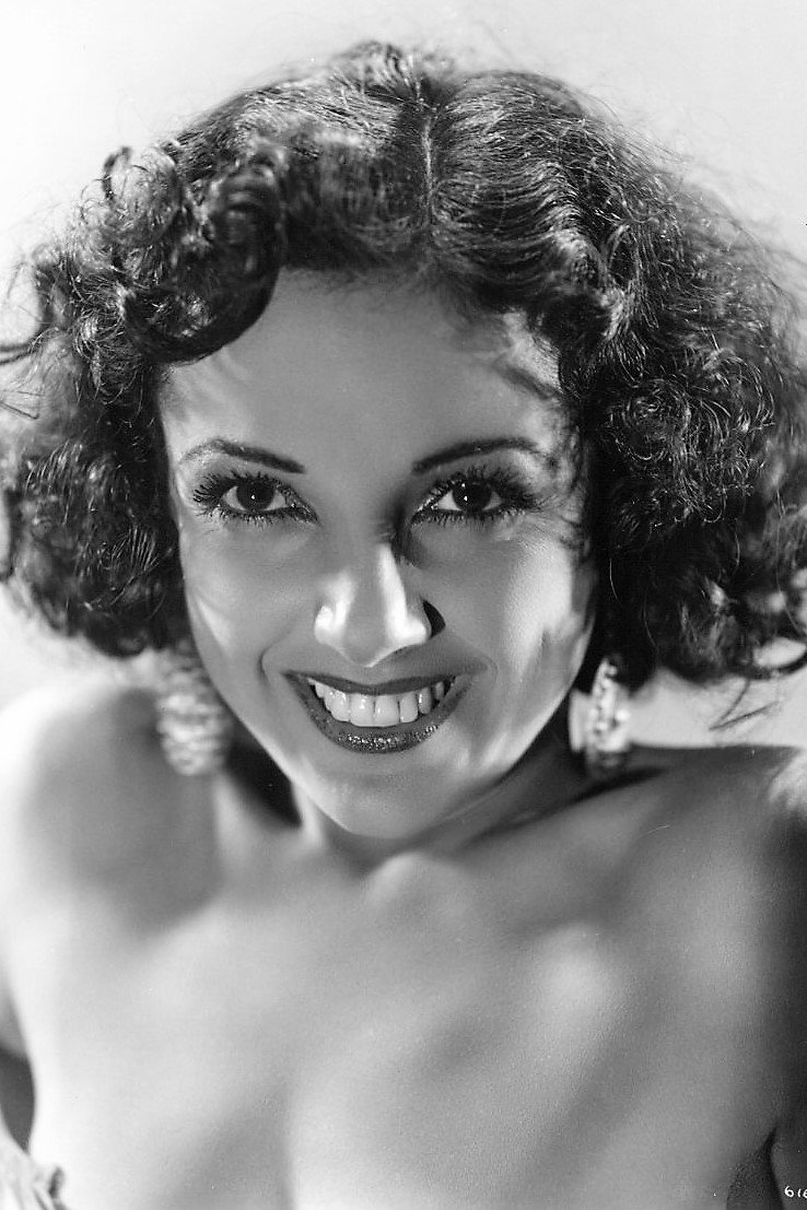 Nina Quartero backdrop