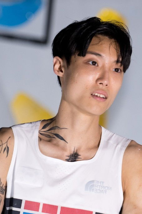 Jong-won Chon backdrop