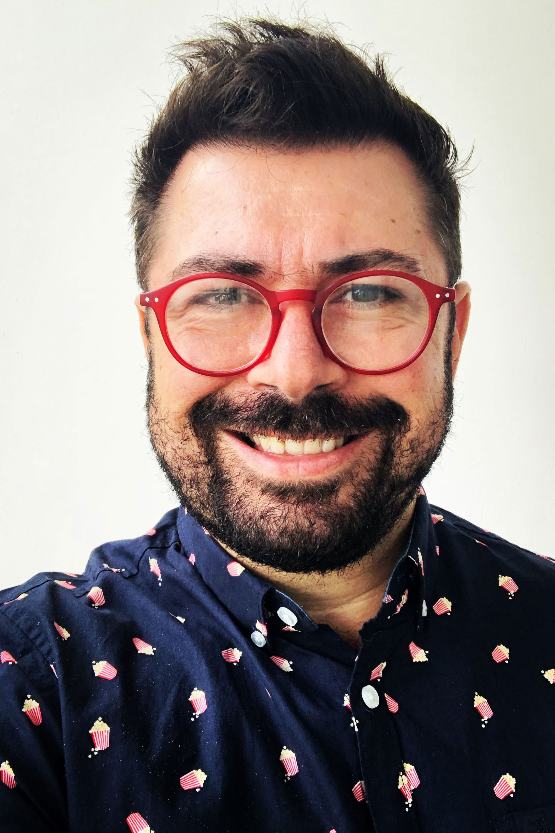 Rodolfo Guzmán backdrop