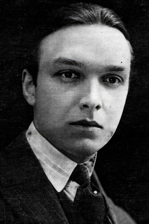 Gjorzh Sharlia backdrop