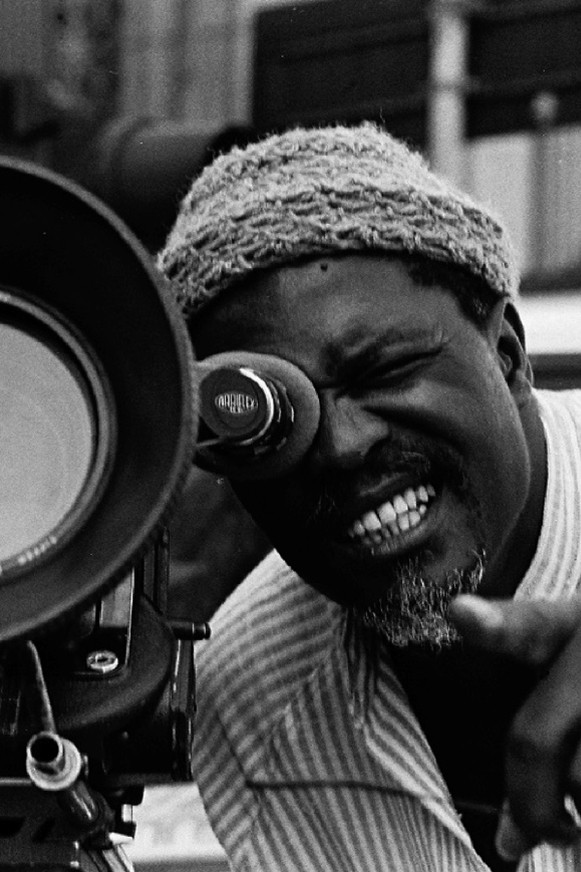 Zózimo Bulbul backdrop