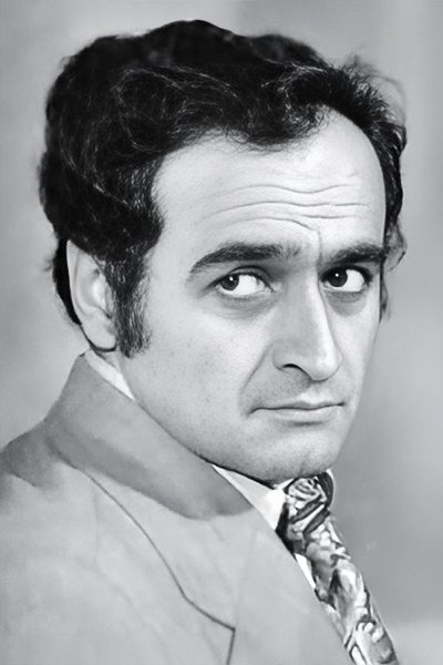 Alpay İzer backdrop