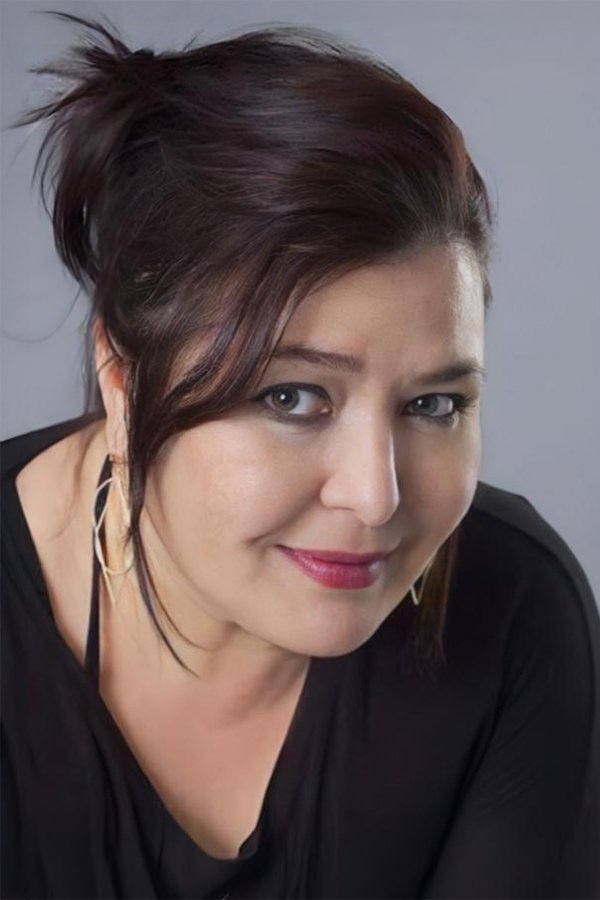 Aydan Burhan backdrop