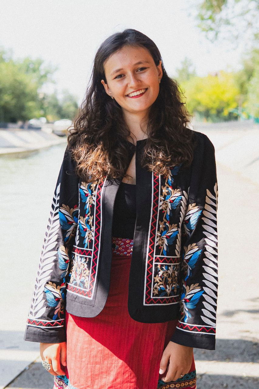 Polina Lozh backdrop