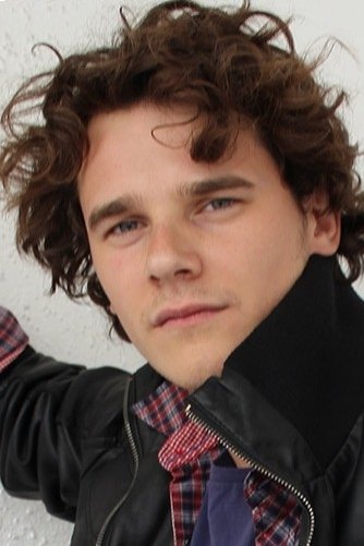 Christian Sève backdrop