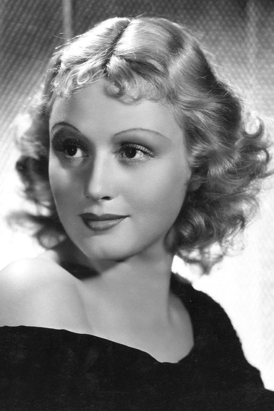 Grete Natzler backdrop