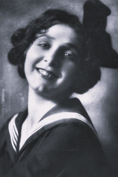 Erika Glässner backdrop