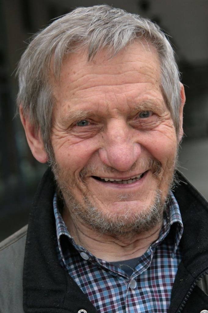 Werner Lustig backdrop