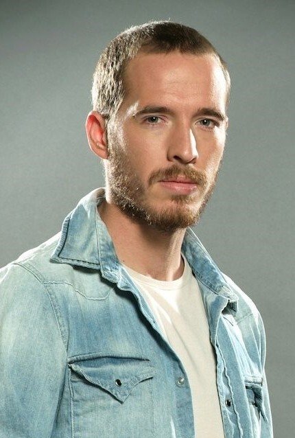 Javier Ríos backdrop