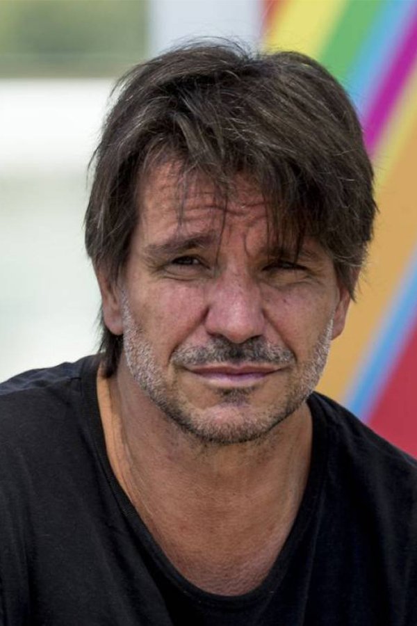 Achero Mañas backdrop