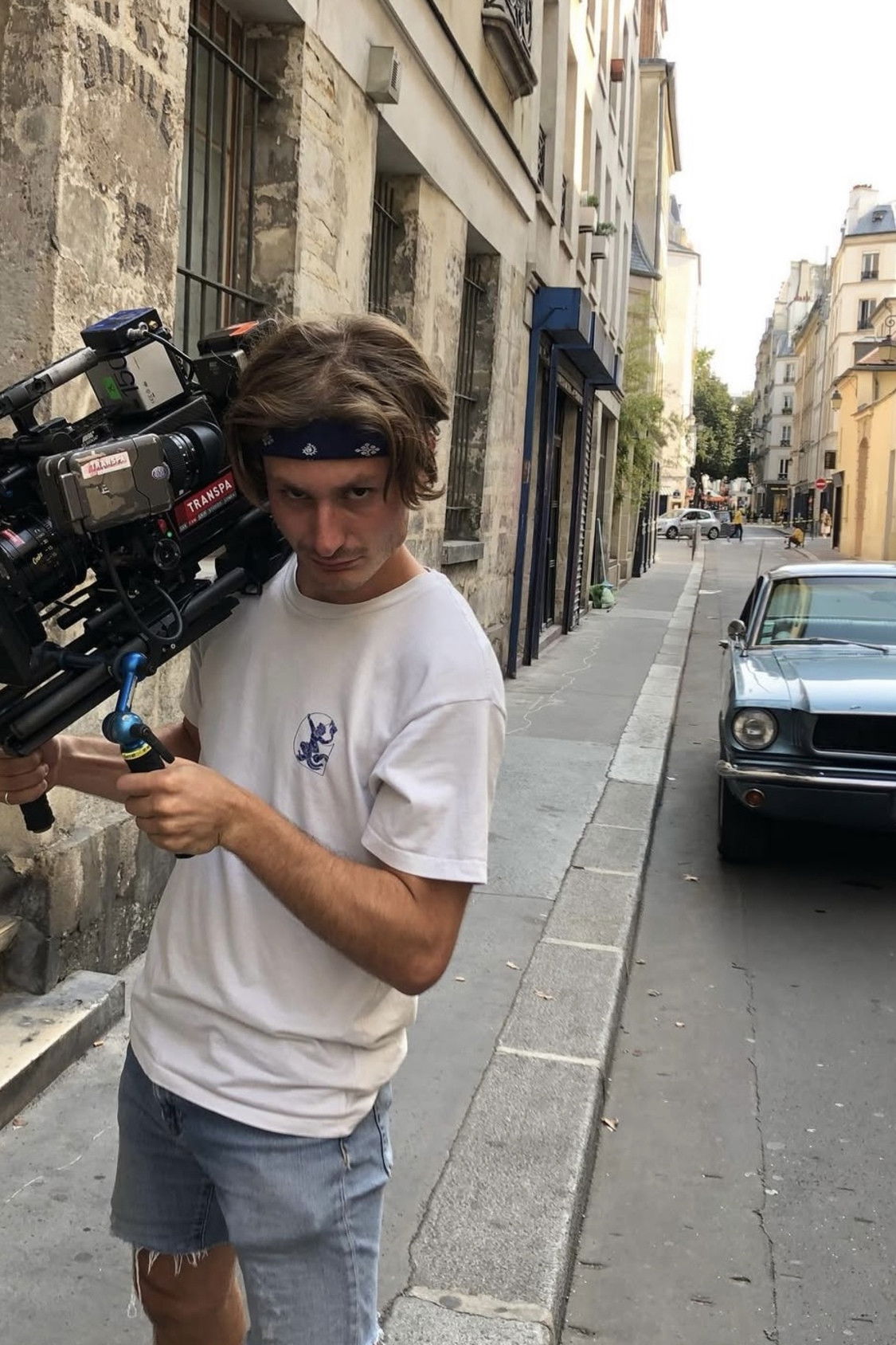 Hugo Peltier backdrop