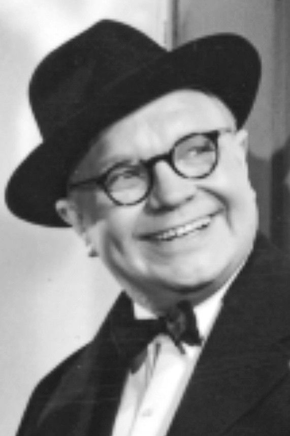 Eric Gustafson backdrop