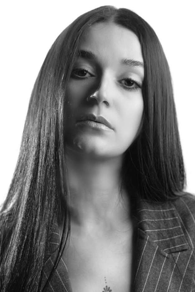 Fizza Nadirova backdrop