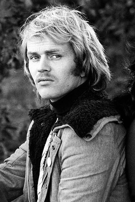 Fred Robsahm backdrop