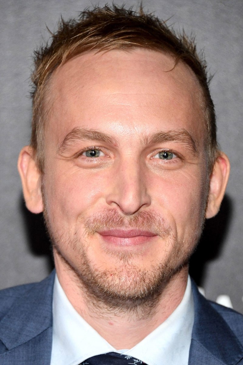 Robin Lord Taylor backdrop