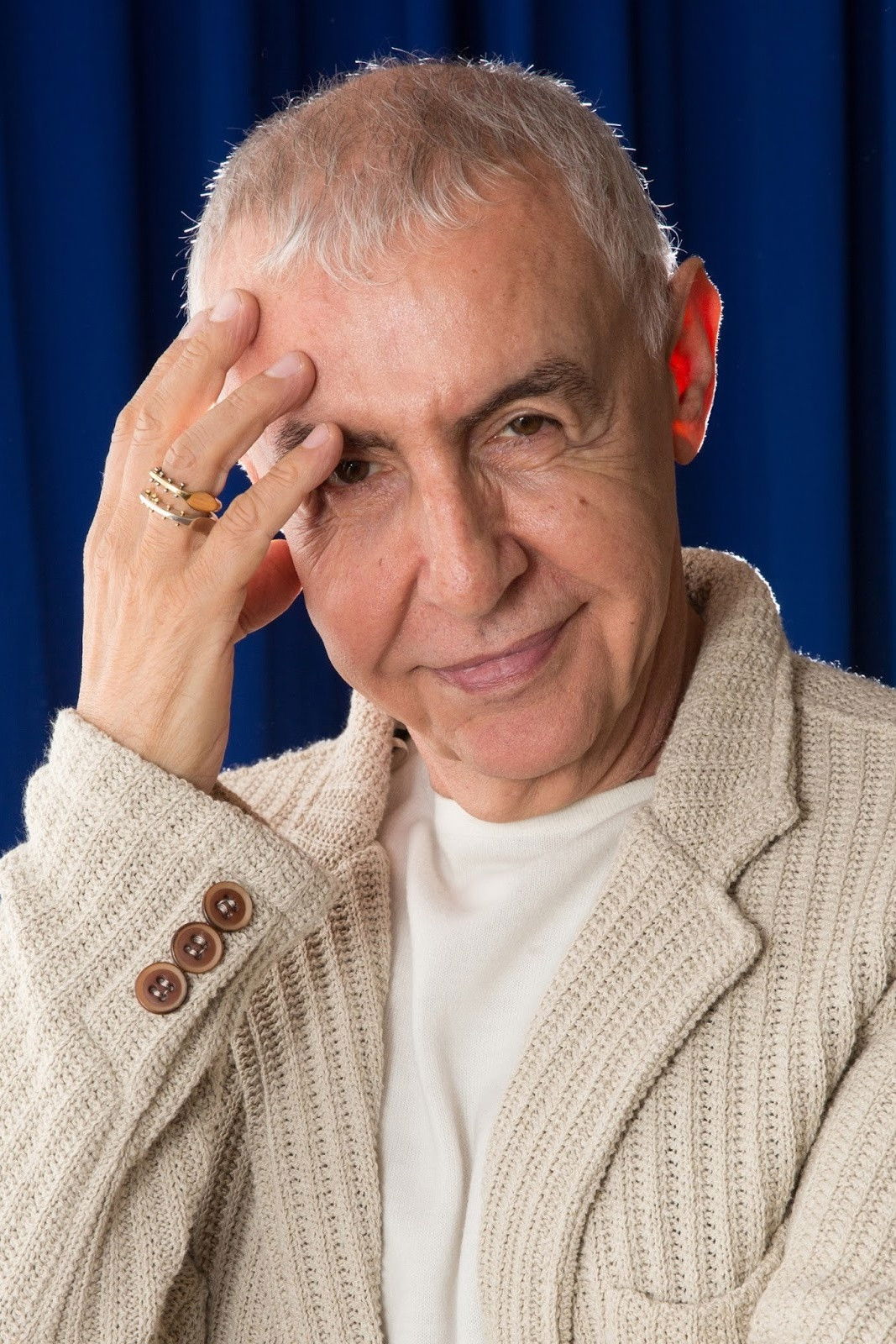 Elias Andreato backdrop