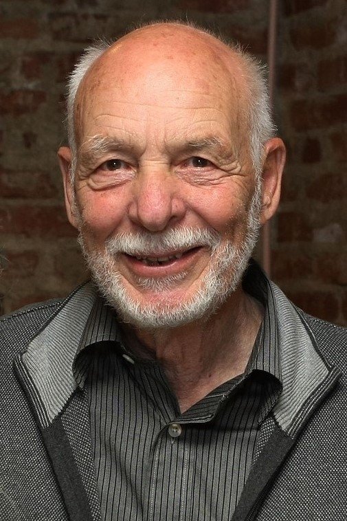 Victor Izay backdrop